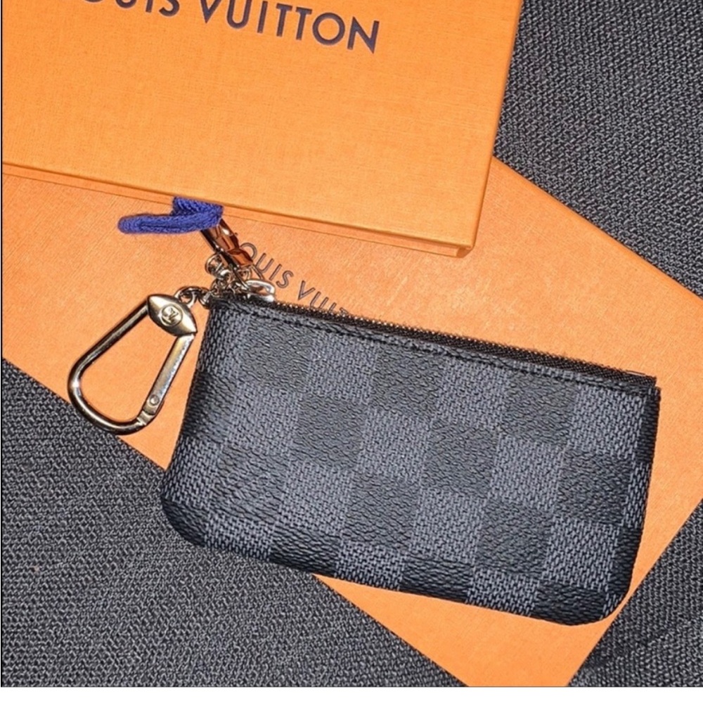 Authentic Louis Vuitton Damier Graphite Key Pouch NEW